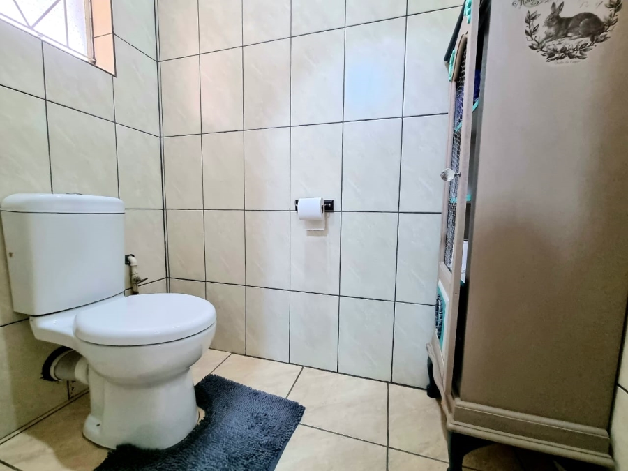 3 Bedroom Property for Sale in Rhodesdene Northern Cape